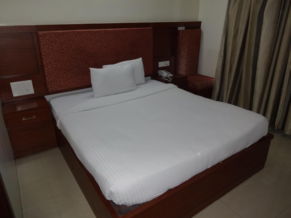 La Hospin Hotel Раджамандрі Номер фото