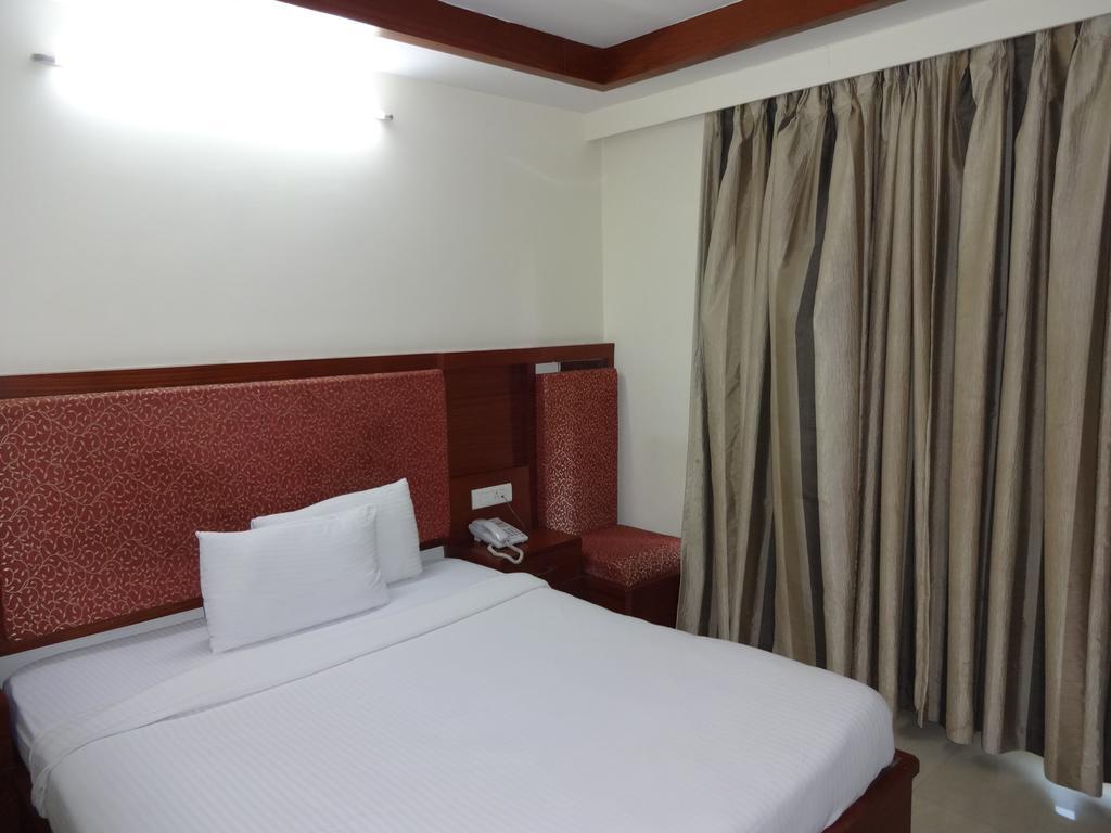 La Hospin Hotel Раджамандрі Номер фото