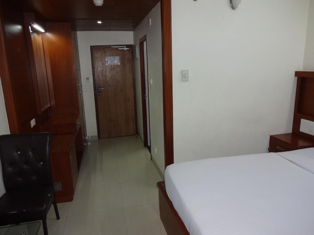 La Hospin Hotel Раджамандрі Номер фото